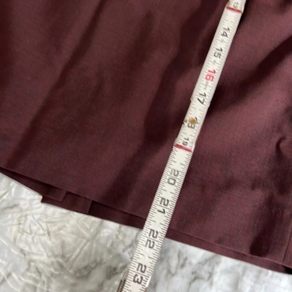 Maroon size 4 pencil skirt zipper back closure C1-21